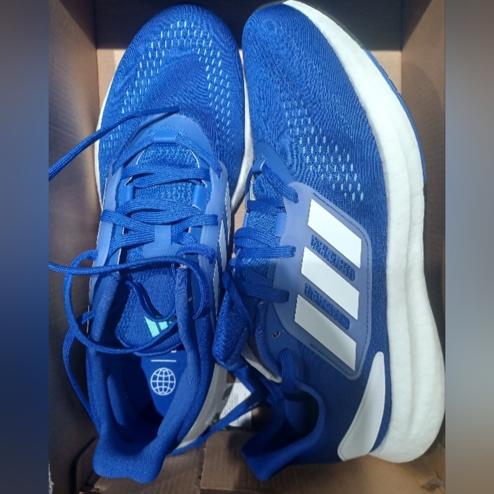adidas Pureboost 22